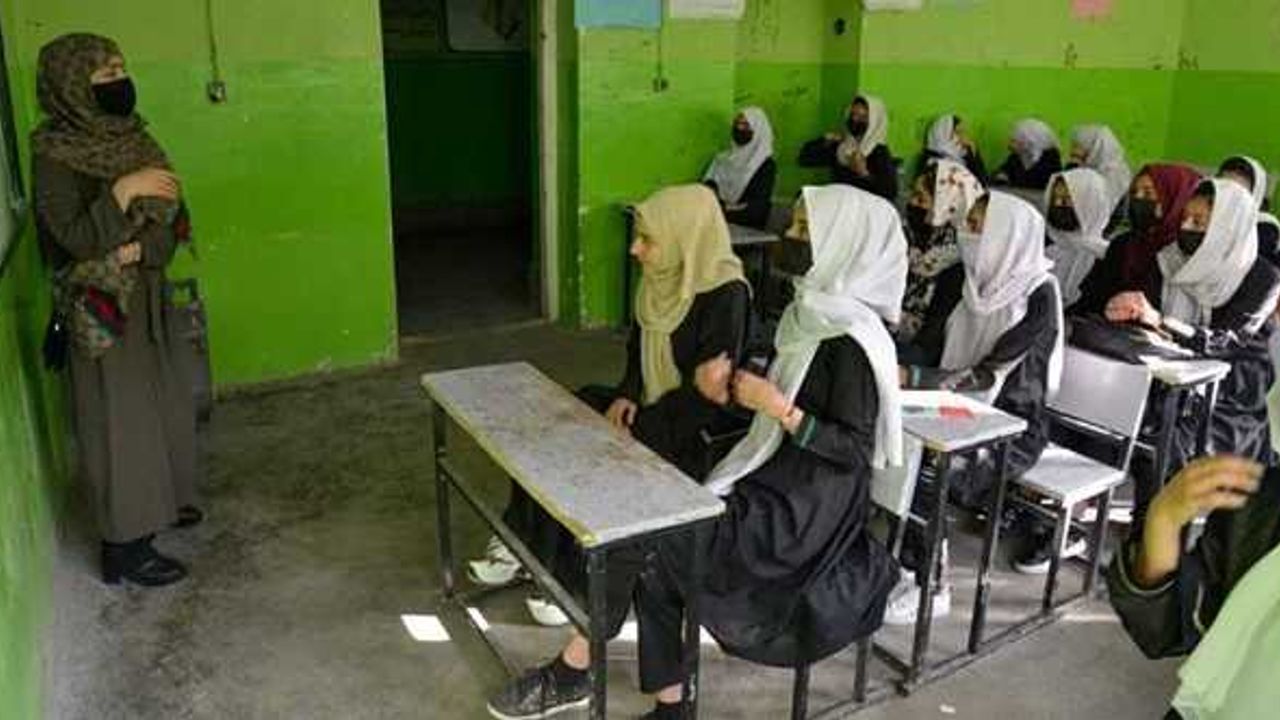 Taliban Kız Çocuklarının Okula Gitmesini Yasakladı