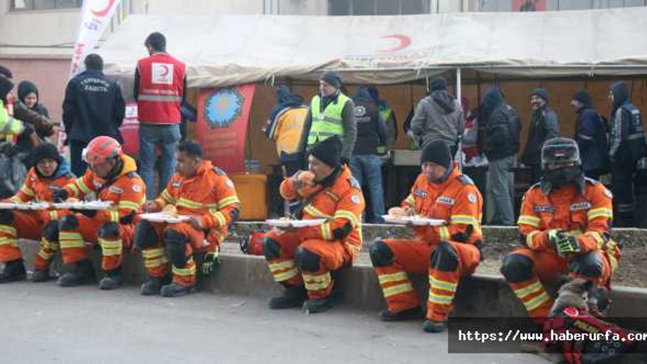 Endonezyalı ekip, Diyarbakır’da hayatını kaybeden vatandaşlarının cenazelerini aldı