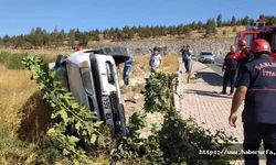 Urfa'da araç takla attı, sürücüsü yaralandı