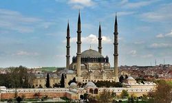 26 Kasım Cuma Hutbesi: "Mümin Faydasız Söz ve Lüzumsuz İşlerden Uzak Durur"