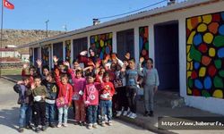 Hayali öğretmen olmaktı, şuan hayalini yaşıyor