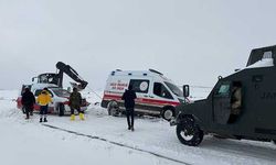 Jandarma Zırhlı Araçlarıyla Mahsur Kalanların Yardımına Yetişti