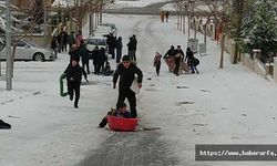 Urfa'da Plastik leğenini kapan sokağa koştu