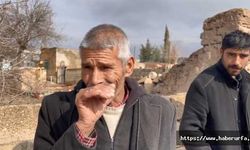 Eliyle Kaval Çalan Suruçlu yaşlı amca