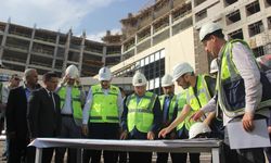 Bakan Bozdağ Şanlıurfa şehir hastanesi inşaatını gezdi