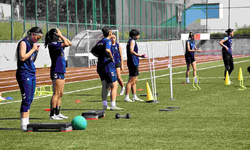 Siverek İdmanyurdu Kadın Futbol Takımı grup şampiyonu