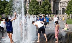 Termometre Patladı, Parklar ve Camiler Doldu: Diyarbakır 47°C