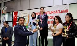 Cumhuriyet Bayramı’nda kortlarda kıyasıya mücadele