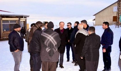 Vali Erin Karacadağ'ın zirvesinde incelemelerde bulundu