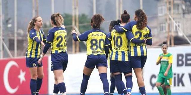Fenerbahçe'nin Kadın Futbol Takımı'ndan tarihi başarı