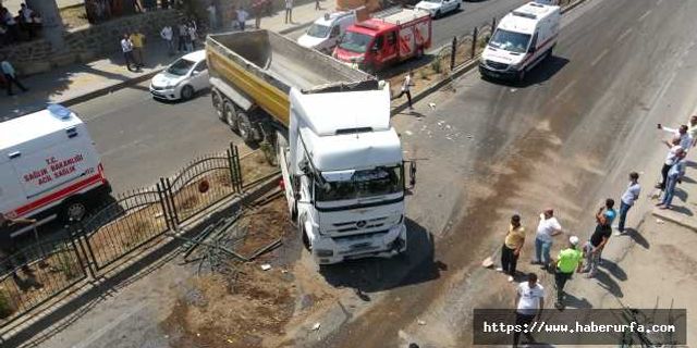 Yayaların arasına tır daldı: 2'si ağır 6 yaralı