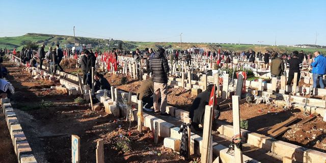 Deprem Bölgesinde buruk bayram sevinci