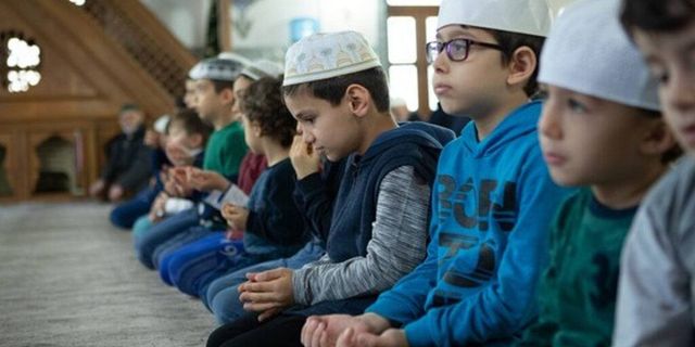 21 Nisan 2023 Bayram Hutbesi:  "Ramazan Bayramı: Neşe, Huzur Ve Kardeşlik Günleri"