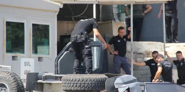 Şanlıurfa'da zırhlı polis aracı kaza yaptı: 1 şehit