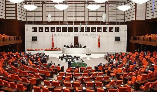 Milletvekili Maaşı Asgari Ücrete düşürülsün Dilekçesi TBMM'ye sunuldu