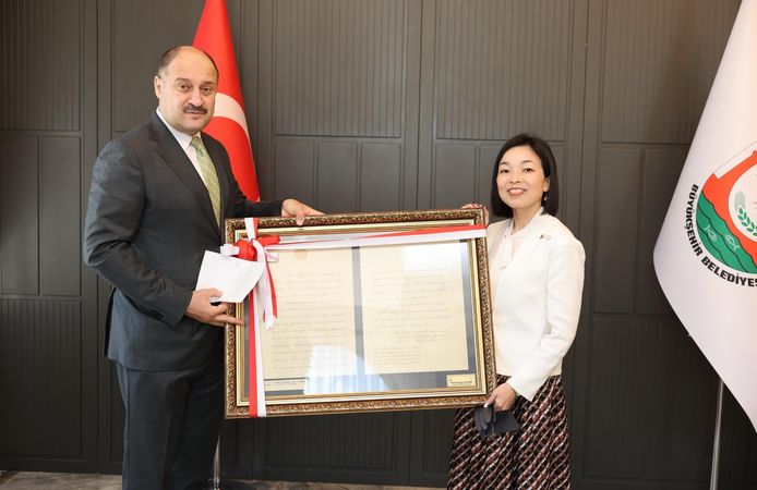 Başkan Gülpınar'dan Prenses Mikasa’ya Tarihi Mektup Hediyesi: Şanlıurfa’da Diplomatik Anı