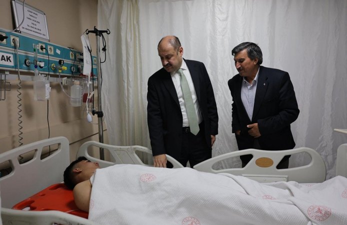 Başkan Gülpınar Yaralı Öğrencileri Yalnız Bırakmadı