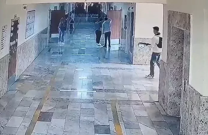 Siverek’te Eğitimde Kanlı Gün: Eski Öğrenci Dehşet Saçtı