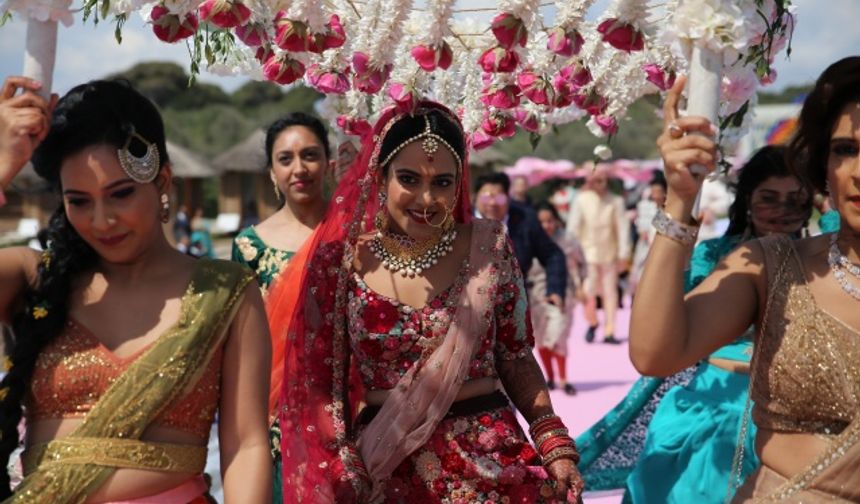 Hint Kültürü Türkiye'de düğünleri sevdi