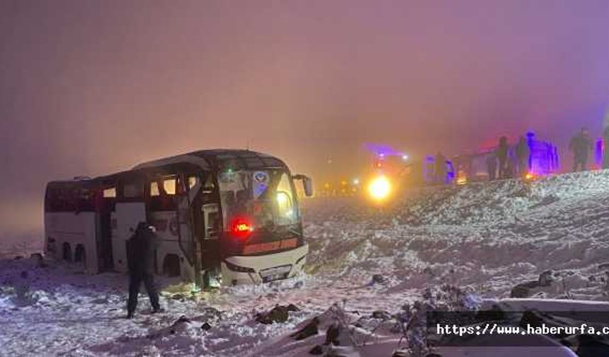 Diyarbakır’da yolcu otobüsü şarampole devrildi: 4’ü ağır 30 yaralı