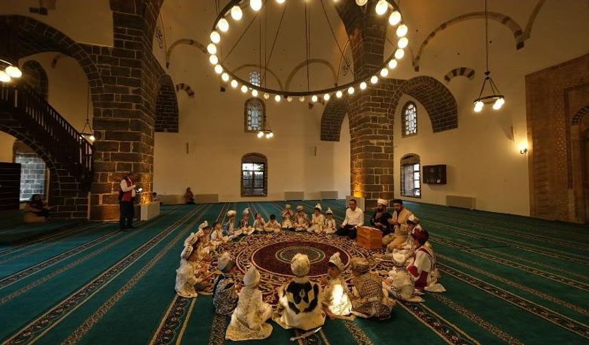 Sultan II. Bayezid Vakfı'nın hayır şartı kapsamında sünnet şöleni