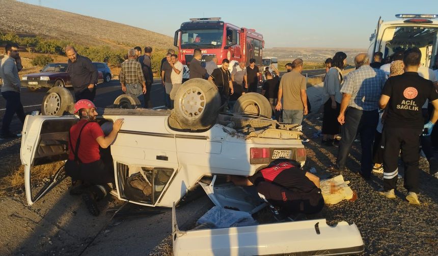 Şanlıurfa’da devrilen otomobilde 2'si çocuk 5 kişi yaralandı