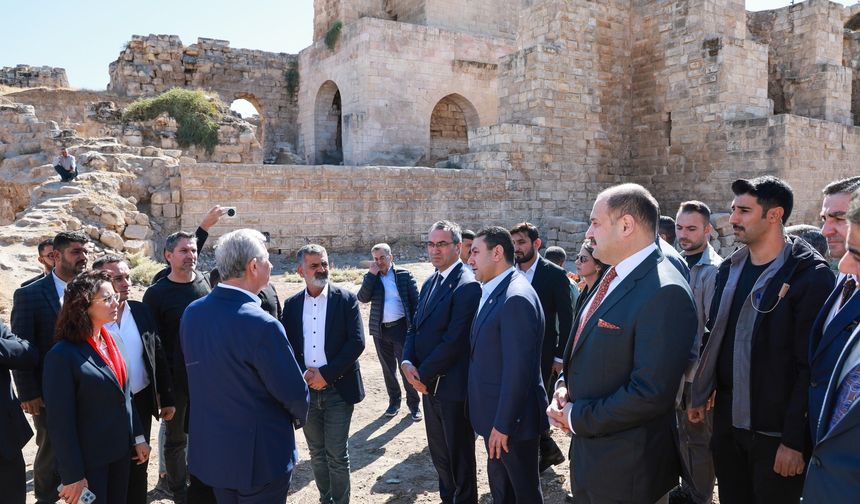 Mansur Yavaş ve Başkan Gülpınar Harran'ı gezdi