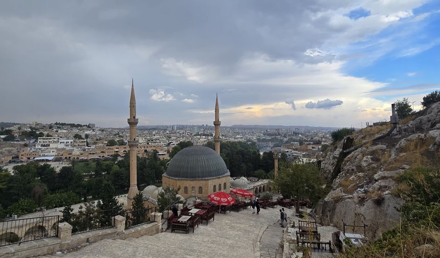 Şanlıurfalılar'dan Teröre lanet: “Terör terördür terörün iyisi kötüsü olmaz”