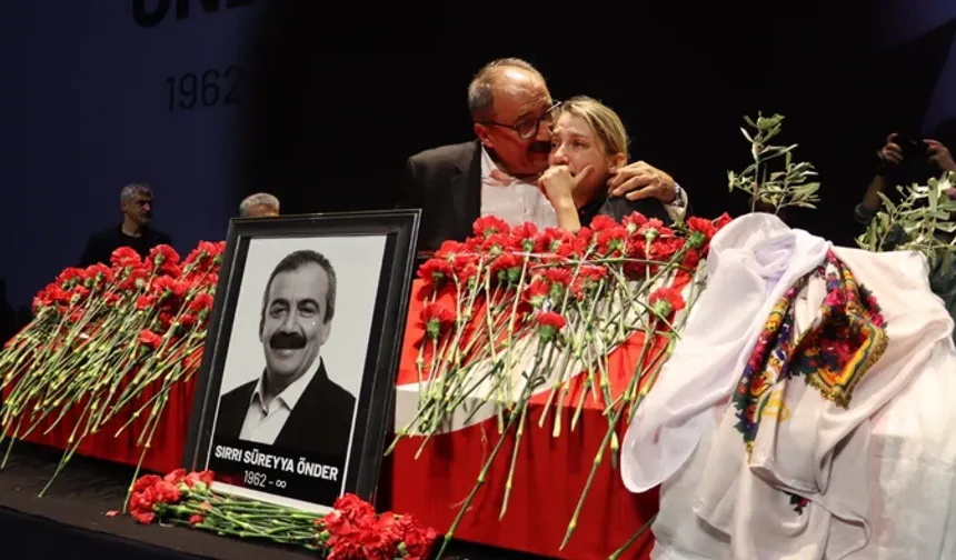 Sırrı Süreyya Önder son yolculuğuna uğurlandı