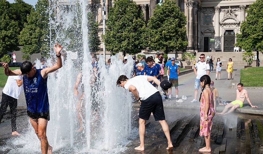 Termometre Patladı, Parklar ve Camiler Doldu: Diyarbakır 47°C