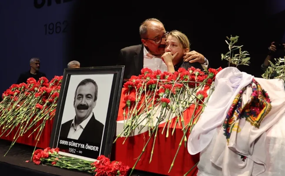 Sırrı Süreyya Önder son yolculuğuna uğurlandı