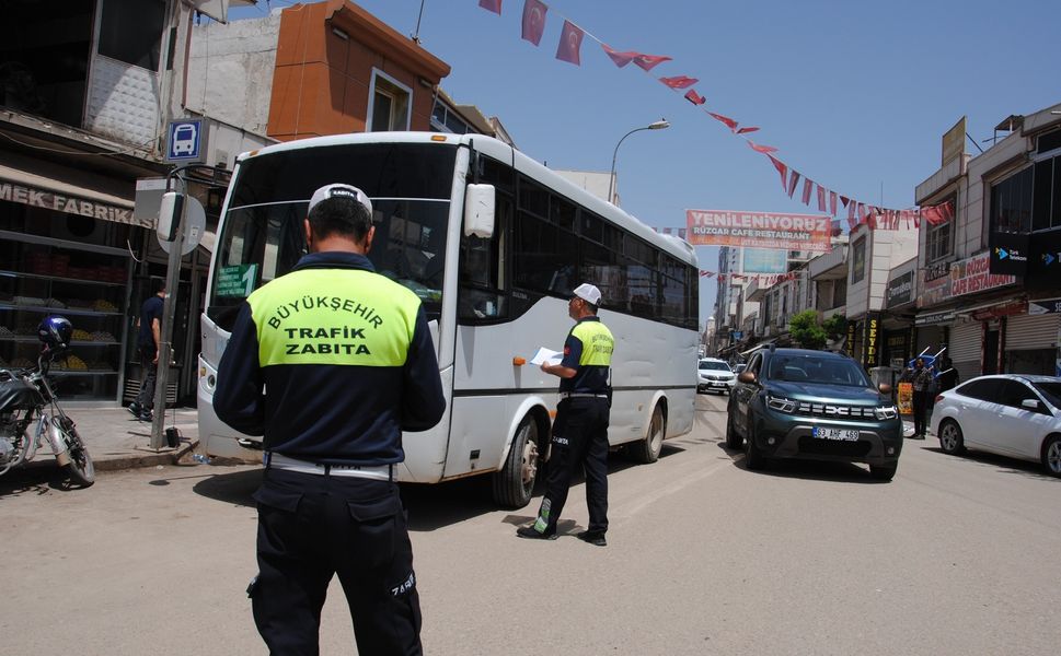 Şanlıurfa’da klima çalıştırmayan otobüslere